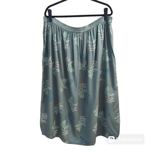 VINTAGE TWO TWENTY Sage Green Leaf Patterned PullOn Unlined Midi Skirt